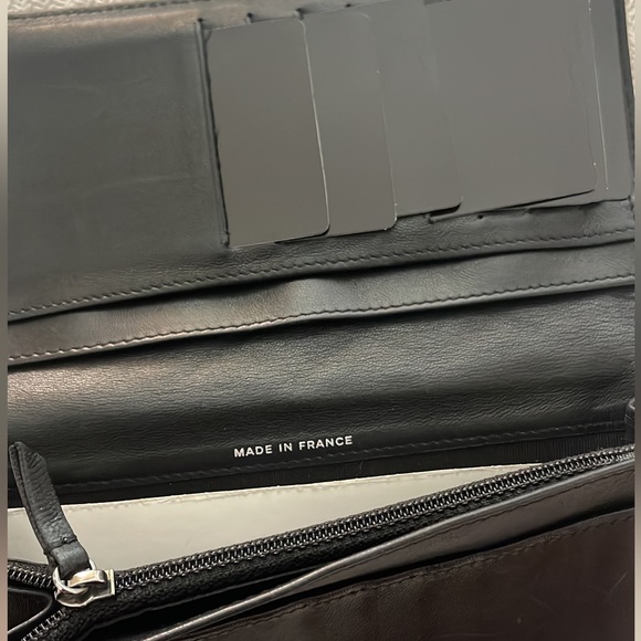Authenticated Chanel lambskin black wallet with box and COA - Picture 4 of 8